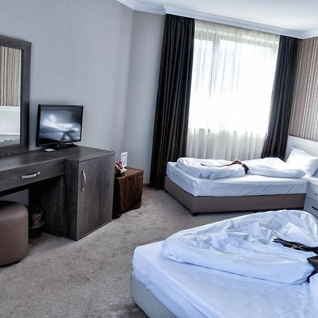Hotel Nove Svishtov Exteriör bild