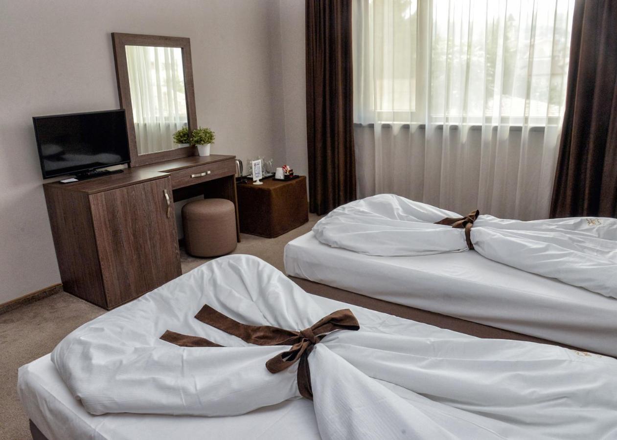 Hotel Nove Svishtov Exteriör bild